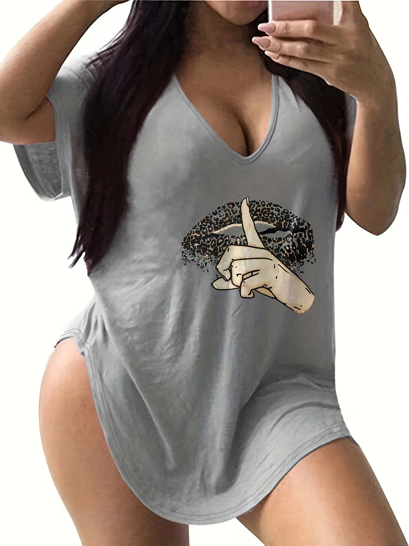 Plus size women's leopard print lips hand gesture print V-neck T-shirt loose curved hem short sleeve casual commute short sleeve top