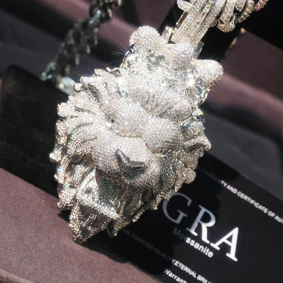 Iced Out Lion Head With Crown Pendant Micro Pave Cubic Zirconia 18K Gold Plated Hip Hop Jewelry Bling 3D Roaring Lion Medallion Mens Street Rap Cuban Chain Necklace Accessories Full Diamond Luxury Charm Fine Jewelry Gifts for