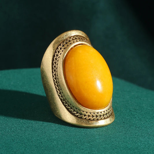 Vintage Luxury Smooth Egg Shape Natural Stone Yellow Rings For Women Copper Material Micro Inlaid French Retro Jewelry Wedding Accessories 2026